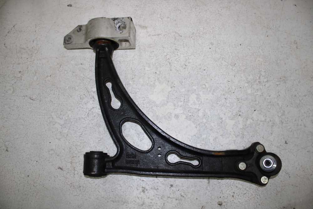 TRIANGLE AVANT GAUCHE VW / AUDI / SEAT / SKODA - Vue 1